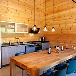 Blockhouse 8 Mit Sauna, Terrasse Und Grill Nyaraló