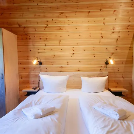 Blockhouse 8 Mit Sauna, Terrasse Und Grill Feriehus *